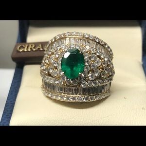 Natural Colombian Emerald and white diamond Ring. NWT